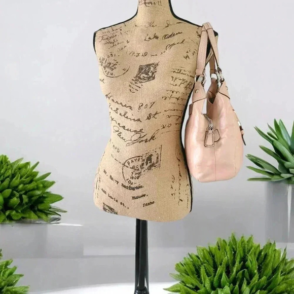 Coach Soho Lynn Leather Hobo Bag in light pink - Picture 9 of 11